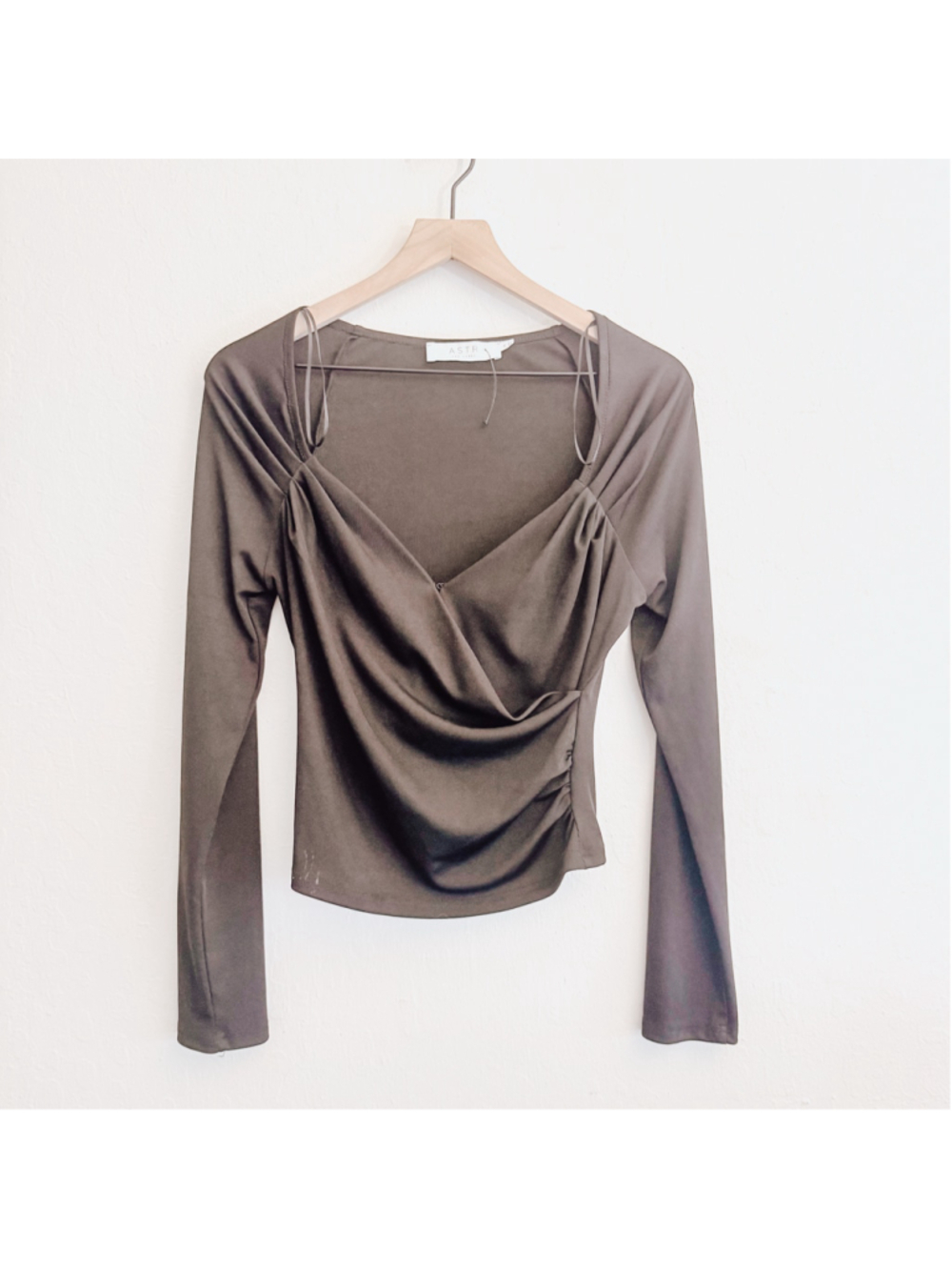Women's ASTR The Label Long Sleeve Draped Blouse Black Size Medium NWOT
